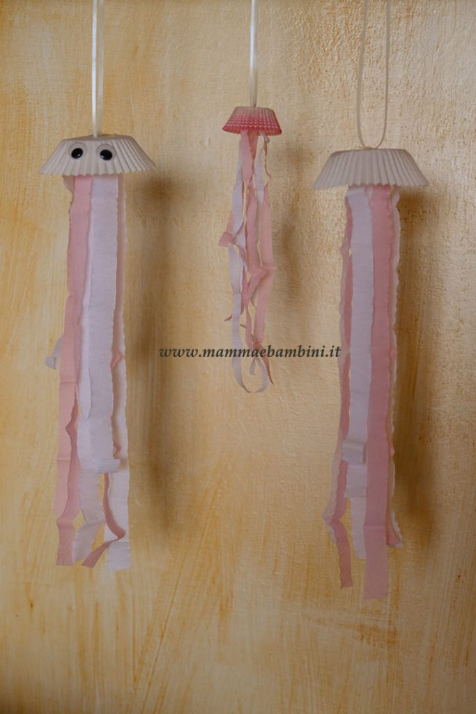Lavoretti semplici di carta per bambini 8 lavoretti bambini meduse carta 07