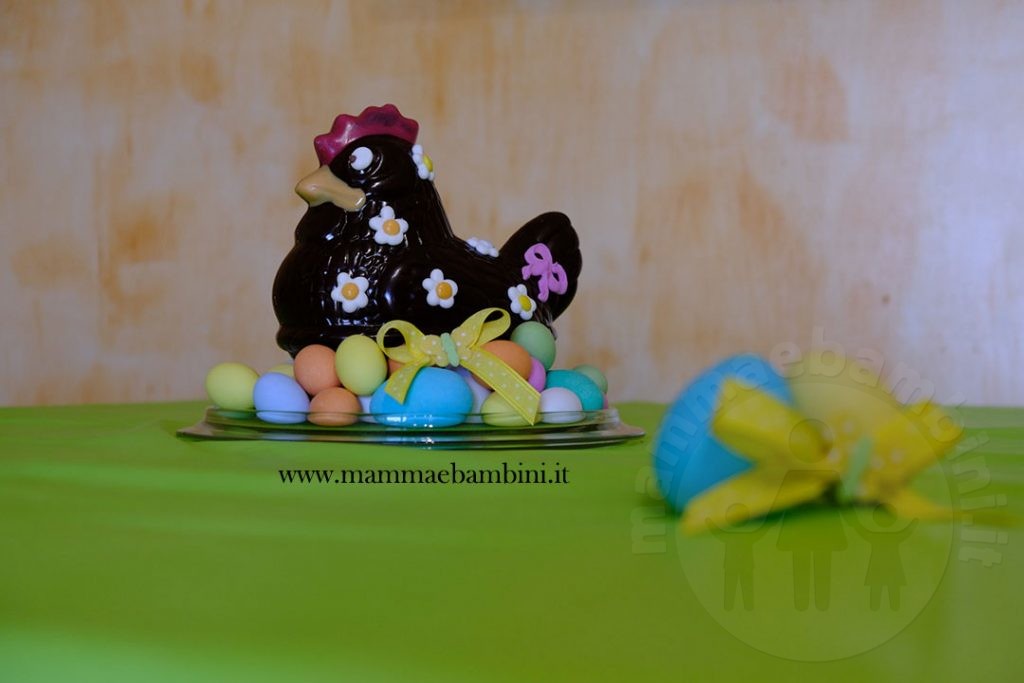 Centrotavola per Pasqua 2 centrotavola con gallina cioccolato