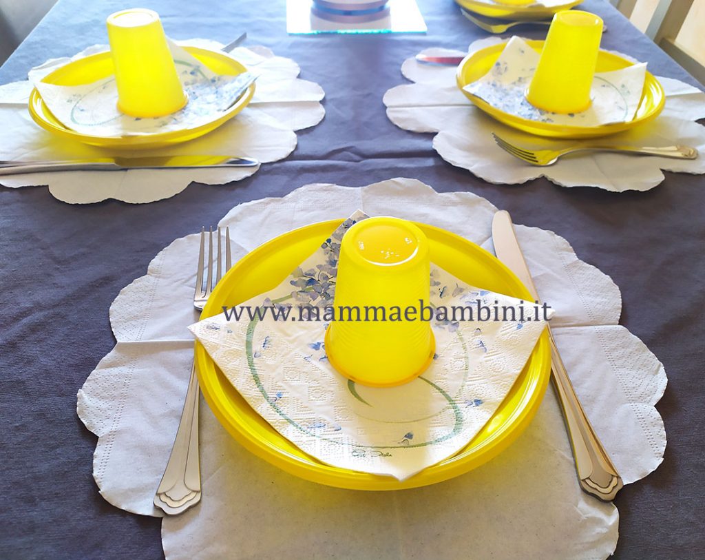 Come apparecchiare una bella tavola in poco tempo 2 apparecchiare tavola color giallo 01