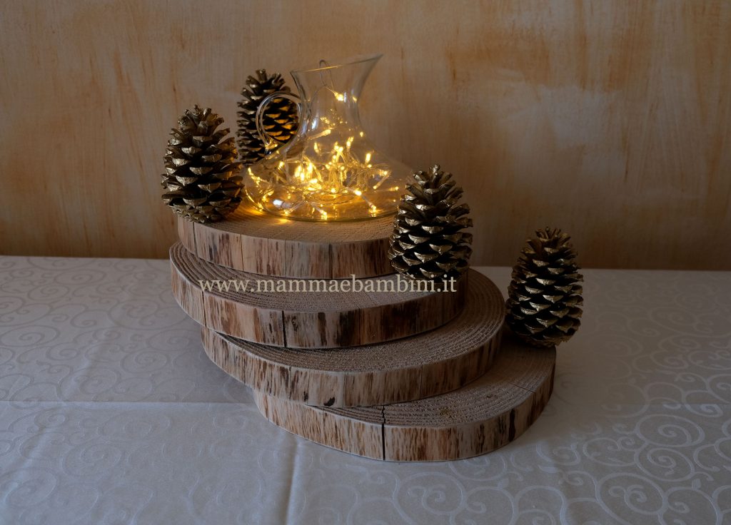decorazioni natalizie con dischi tronchi albero