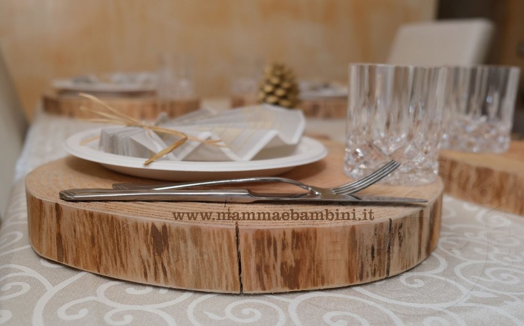 Tavola per Natale stile rustico 1 tavola stile rustico con tronchi 00