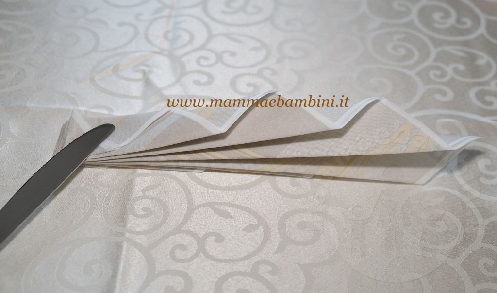 Tutorial tovagliolo piegato forma foglia 6 tovagliolo a foglia passaggi 18