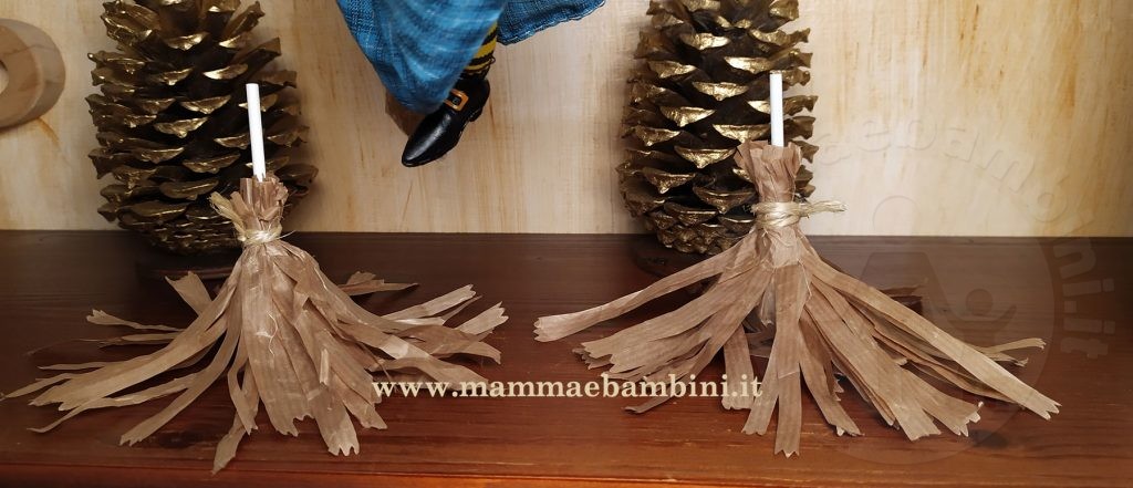 Come realizzare una scopa della Befana 3 scopa befana con leccalecca 02