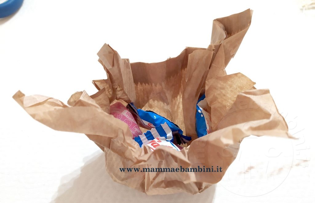 Scopette della Befana portadolcetti per bambini 2 tutorial scopa befana 00