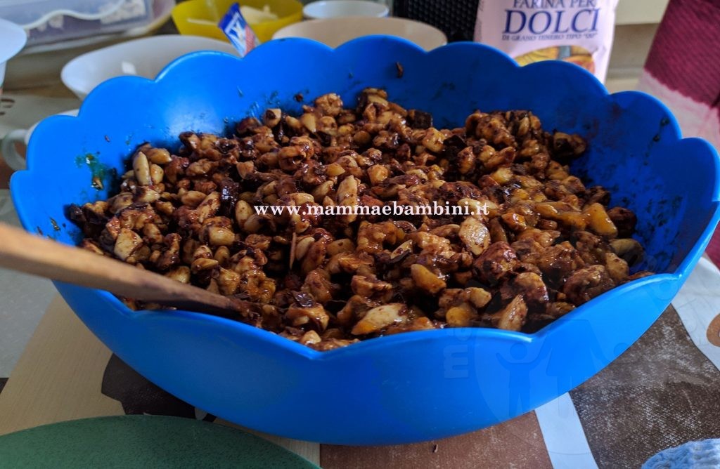 Torciglione con frutta secca e cioccolato 3 tutorial strudel frutta secca a