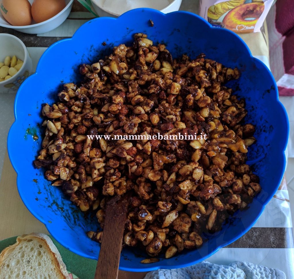 Torciglione con frutta secca e cioccolato 4 tutorial strudel frutta secca b