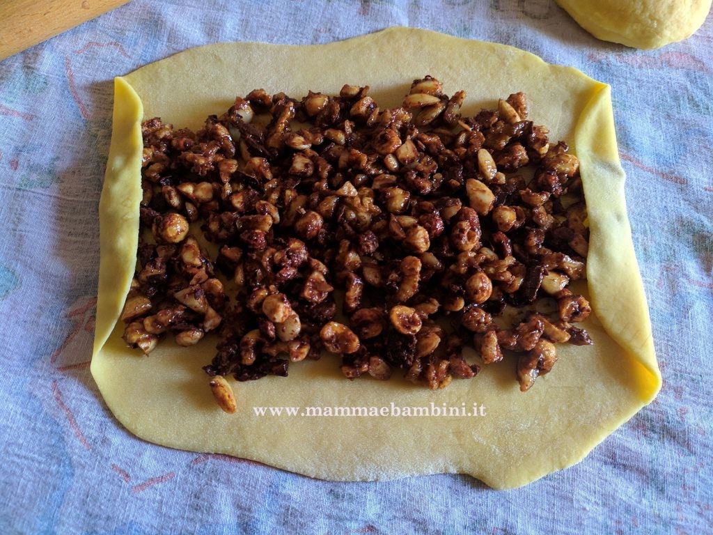 Torciglione con frutta secca e cioccolato 6 tutorial strudel frutta secca c