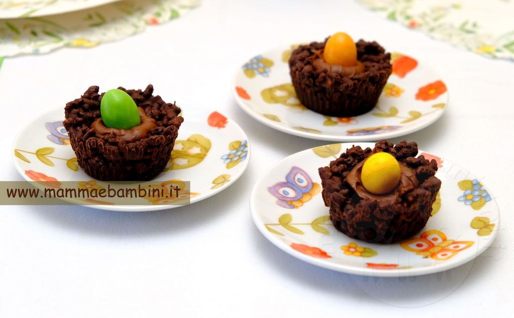 Cestini di cioccolato e cereali 4 CESTINI CIOCCOLATO E CEREALI