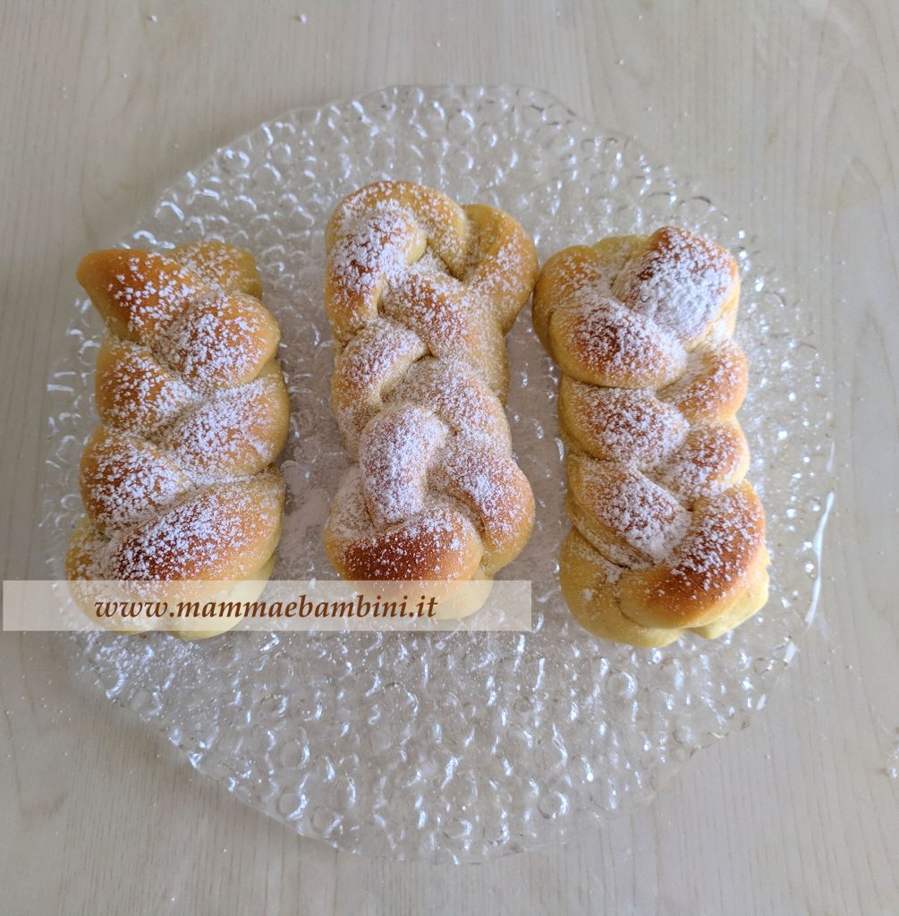 Dolci lievitati: treccine allo yogurt 14 dolci treccine allo yogurt 20