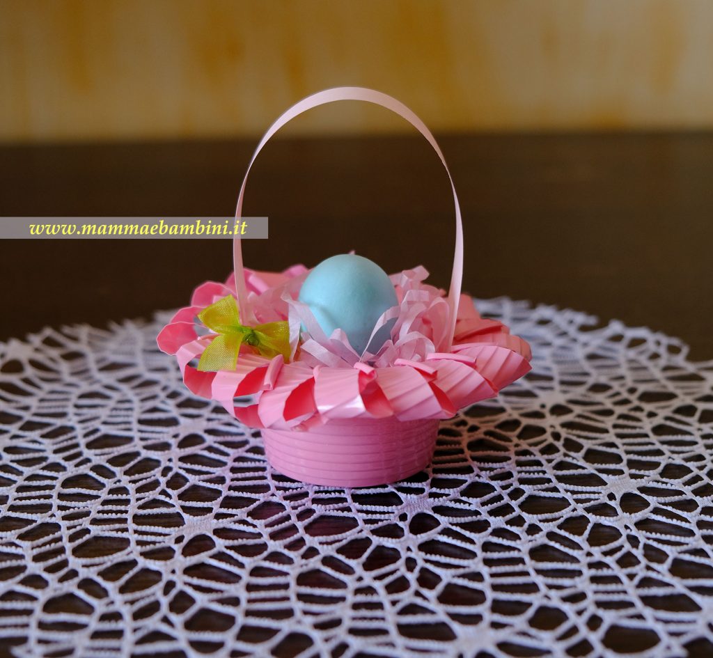 Idee cestini per Pasqua 4 lavoretto cestino con bicchiere