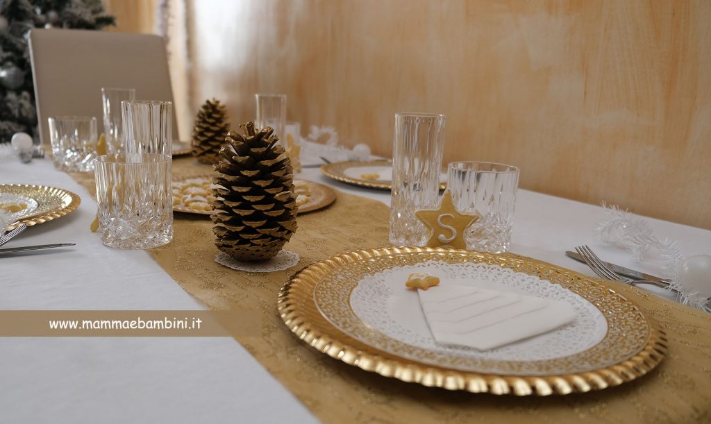 Apparecchiare la tavola a Natale color oro 4 TAVOLA NATALE COLOR ORO
