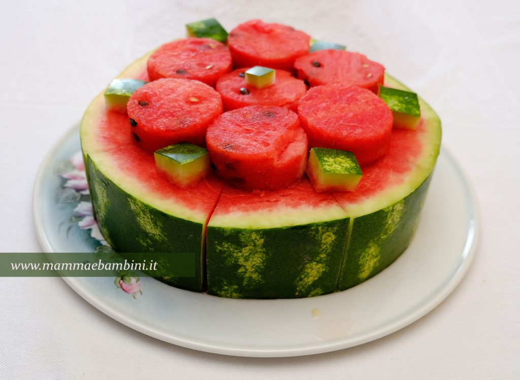 Come tagliare il cocomero 1 anguria a forma di torta