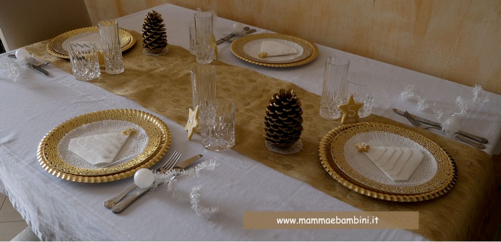 Apparecchiare la tavola a Natale color oro 3 come apparecchiare natale idee