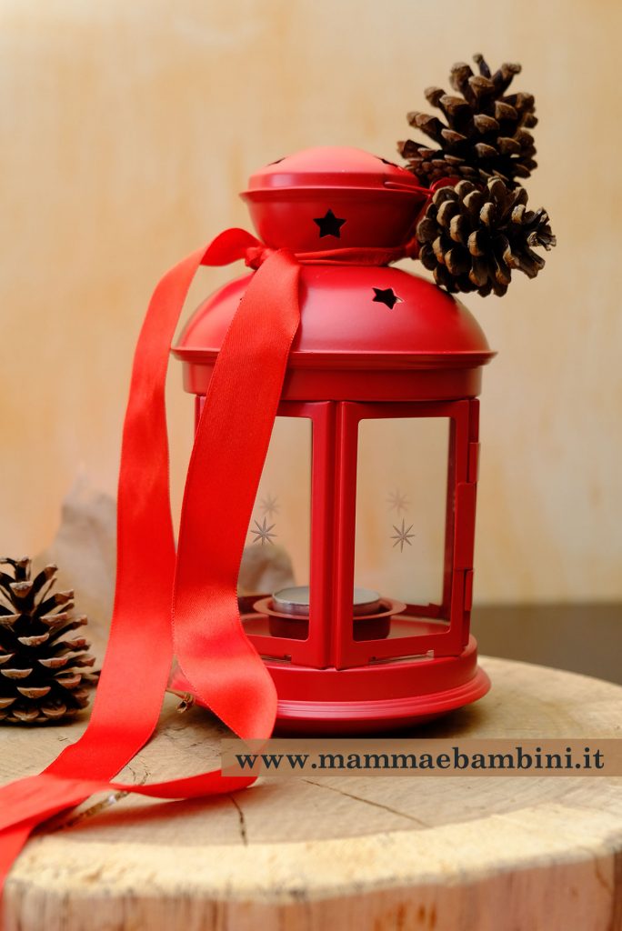 Composizioni natalizie con lanterna rossa 2 decorare lanterne a natale