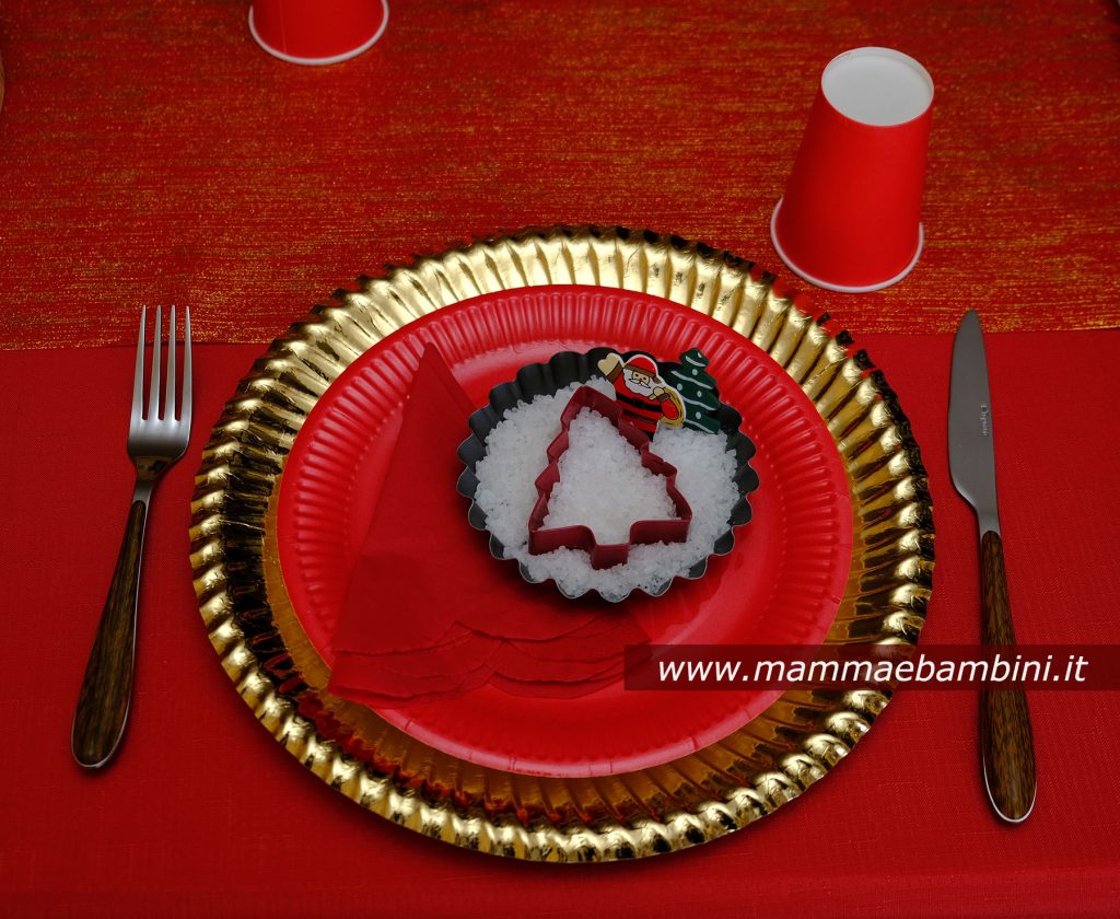 decorare tavola natale oro rosso