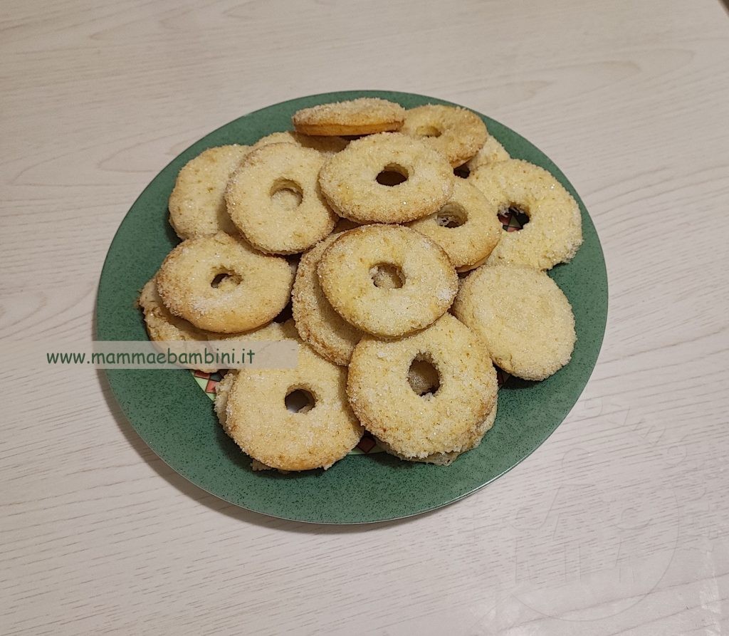 Copertura biscotti con zucchero 3 BISCOTTI COPERTURA DI LATTE ZUCCHERO