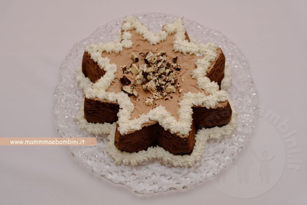 Pandoro farcito e decorato come una torta 2 pandoro decorato