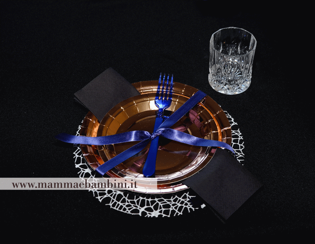 Tavola per compleanno con nastro blu 3 tavola compleanno decorazione piatti