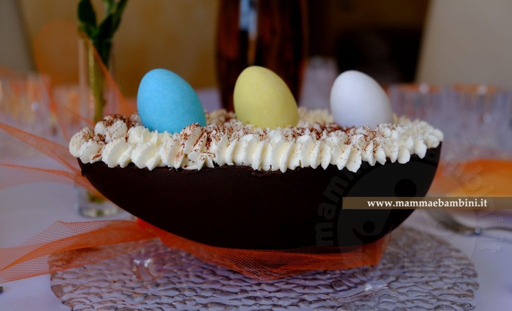 Uovo di Pasqua ripieno di tiramisu' 2 tiramisu dentro uovo pasqua