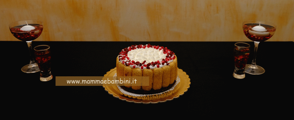 Torta fredda decorata con pavesini e melograna 2 torta fredda decorata con melograna