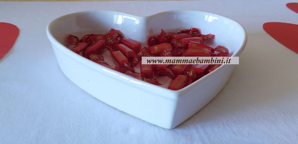 San Valentino centrotavola con stampo dolci 3 stampo cuore caramelle centrotavola2