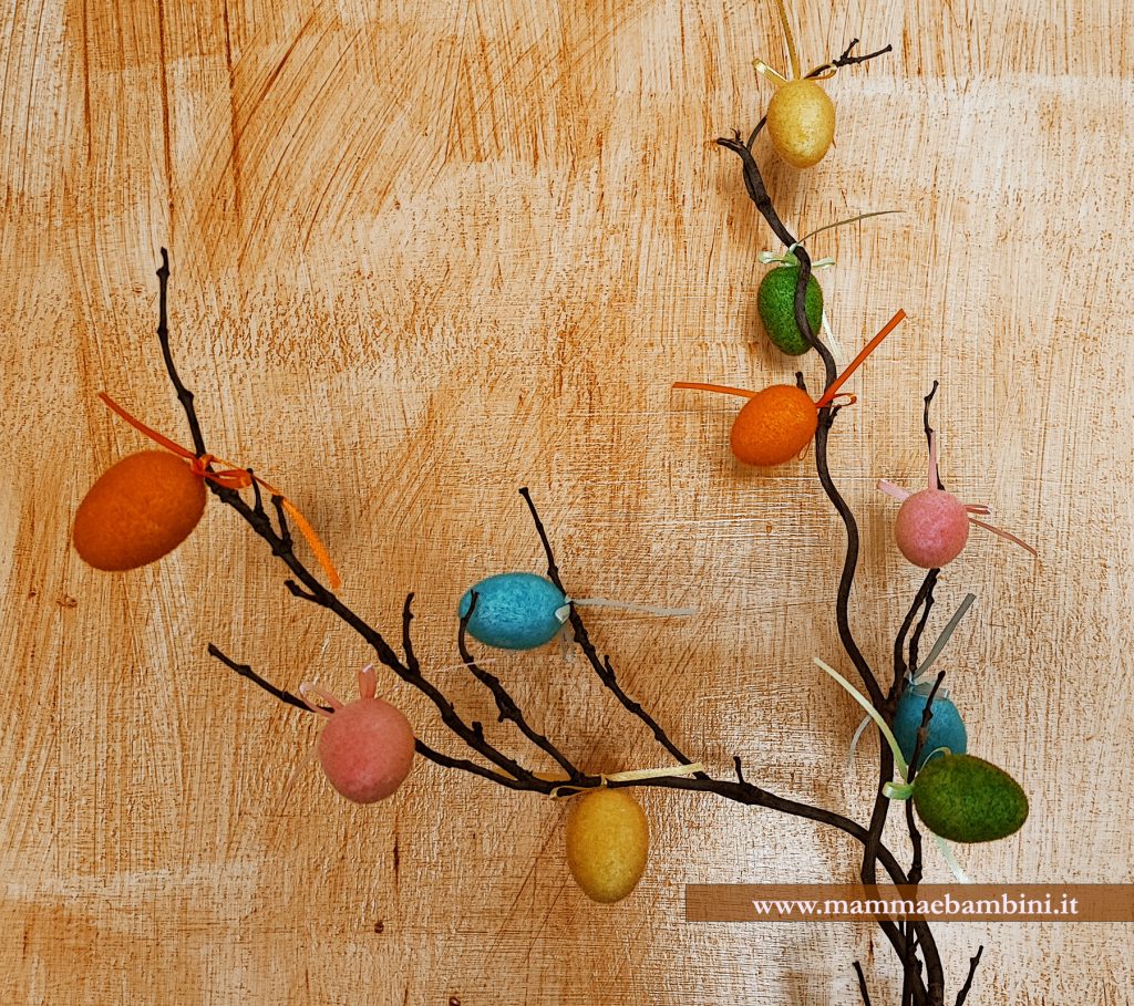 albero pasqua uova colorate