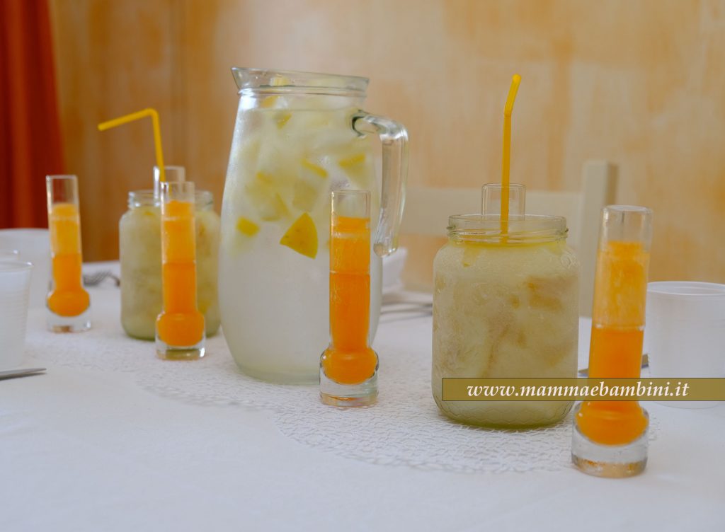 Decorazioni tavola in estate con limoni e ghiaccio 1 decorazioni tavola in estate2
