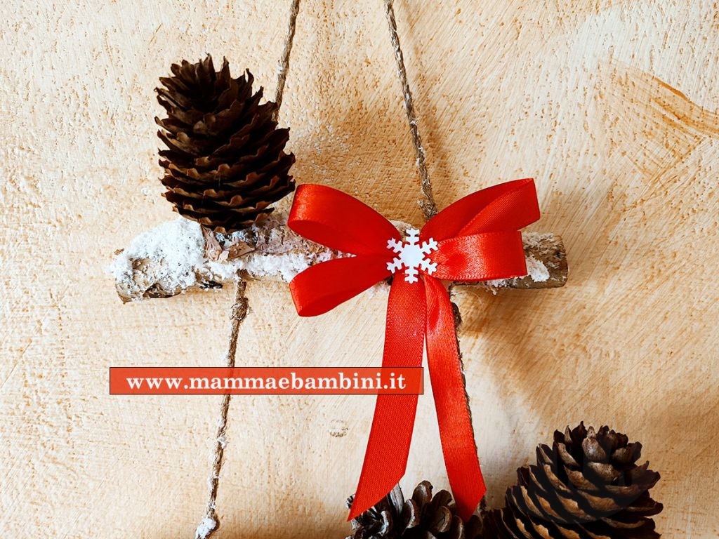 Albero di Natale da parete con rami 4 albero natale da parete addobbato