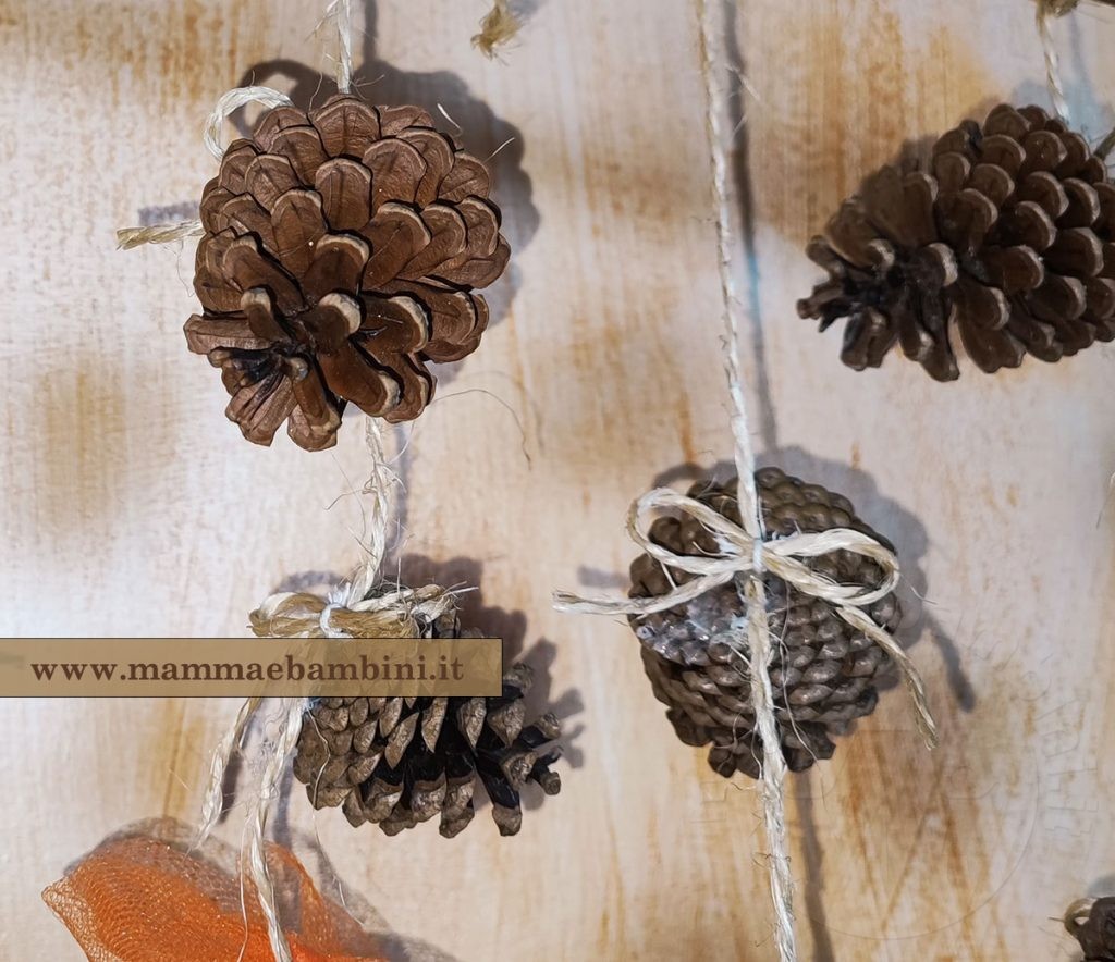 Decorazioni autunnali con ramo secco 4 decorazioni autunno pigne appese