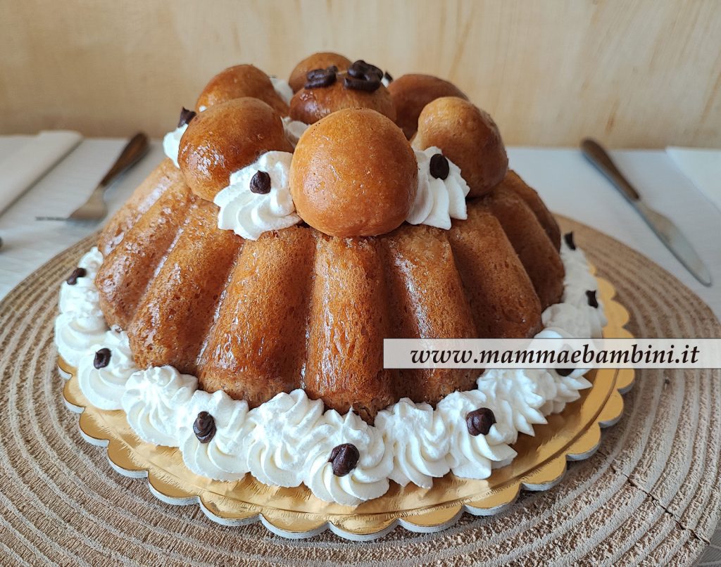 Torta baba' decorata con panna 2 torta baba decorata con panna