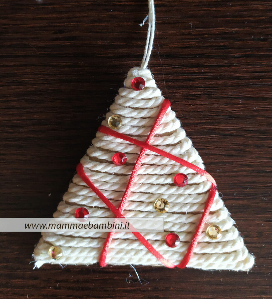 Decorazioni natalizie con spago 9 addobbi alberelli natale