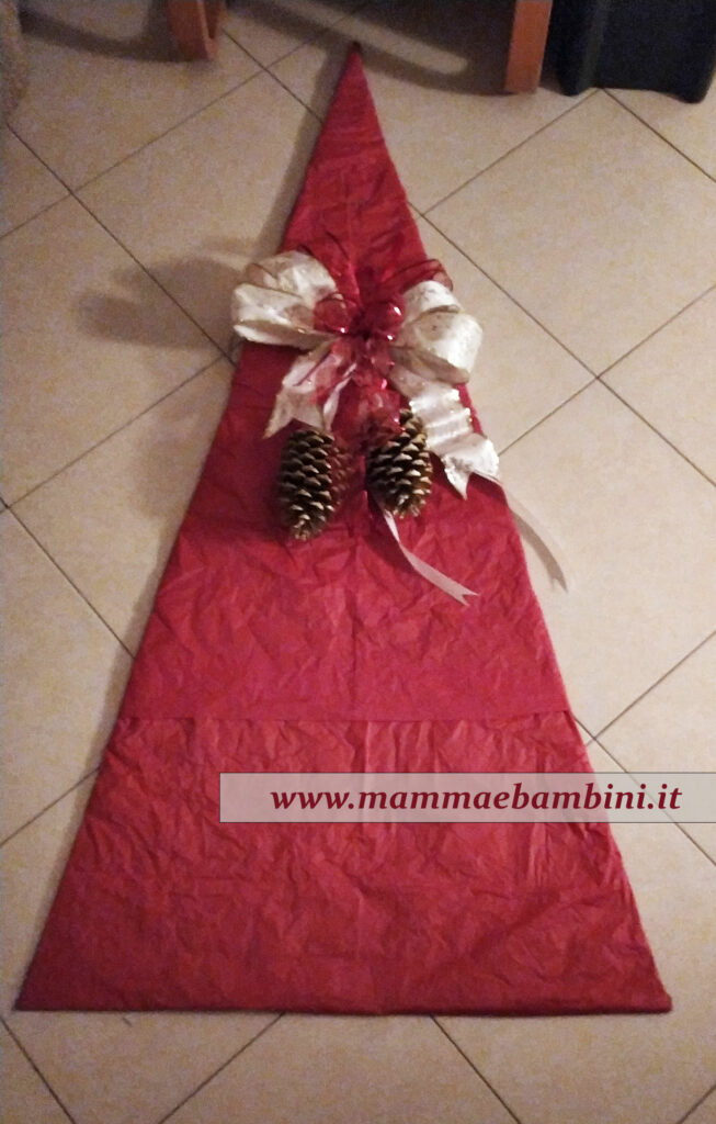 Albero natalizio decorazione con cartone 7 albero natale cartone 4