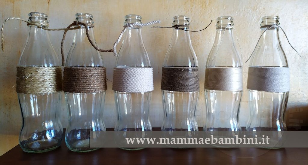 Decorare una bottiglia con lo spago 1 idee segnaposto bottiglie decorate