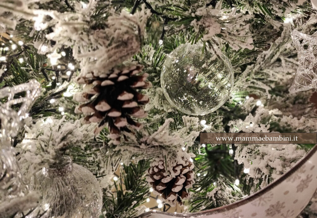 Decorazione albero di natale tra stile nordico e shabby chic 15 addobbi con pigne albero natale