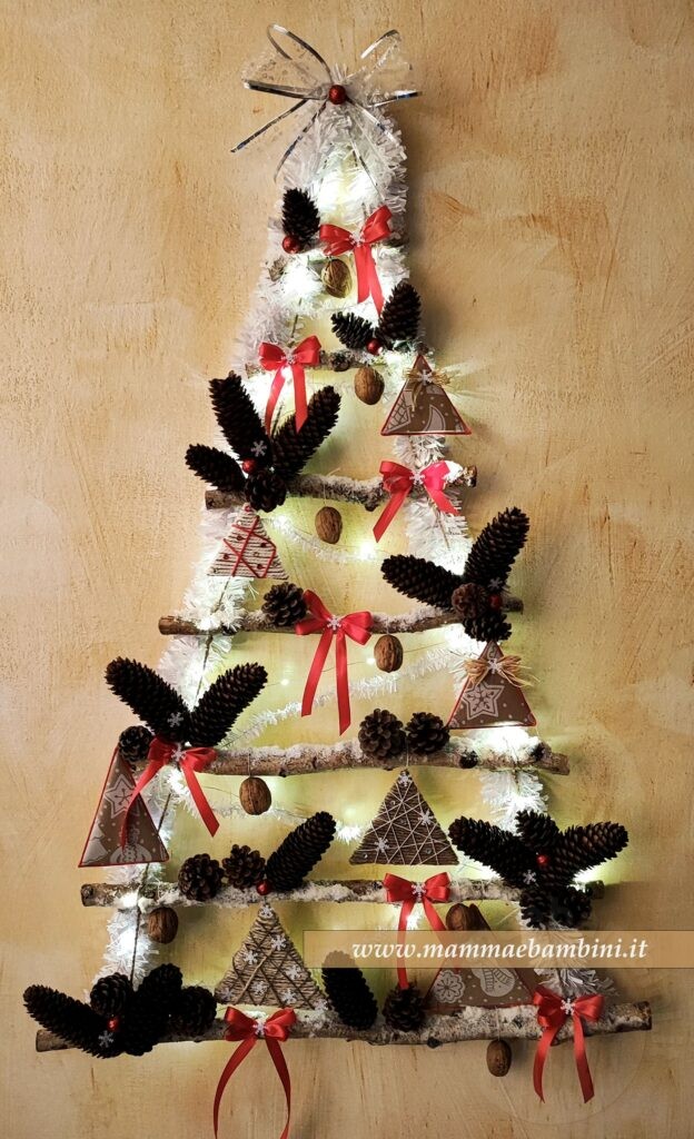 Albero in legno da appendere stilizzato 1 albero stilizzato con rami
