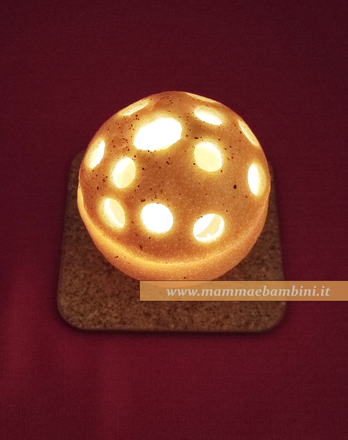 Regalo Mamma Figlia – Statua Portacandele In Resina Con Abbraccio E Cuore, Luce LED Tremolante Inclusa Per Festa Della Mamma