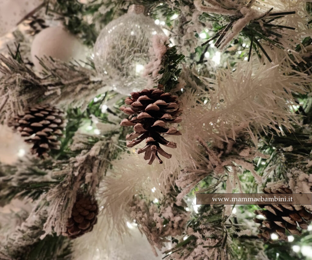 Decorazione albero di natale tra stile nordico e shabby chic 2 pigne decorazione albero natale