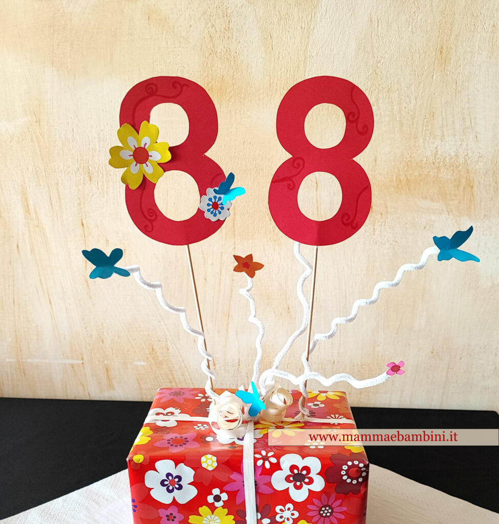 Centrotavola a pacco regalo per compleanno 5 centrotavola con numeri