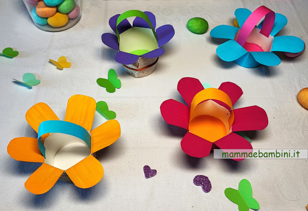 Cestino con bicchiere di carta 3 cestini con bicchieri carta
