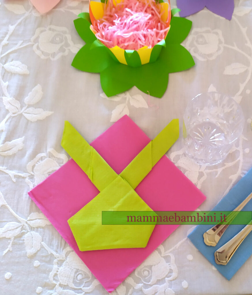 Tavola colorata per Pasqua 4 idee tovaglioli coniglio