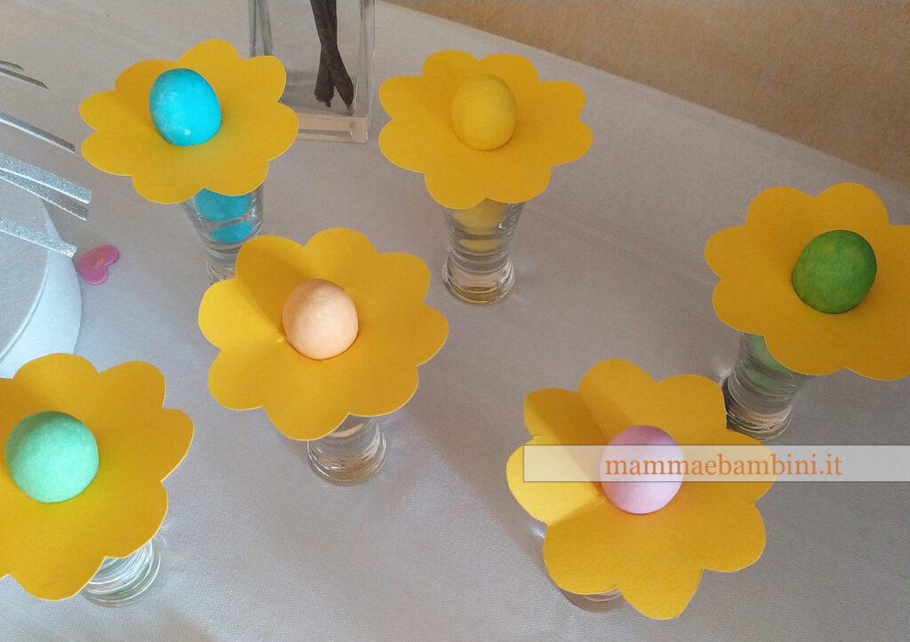 Segnaposto facile a fiore 3 segnaposti facili fiore ovetti