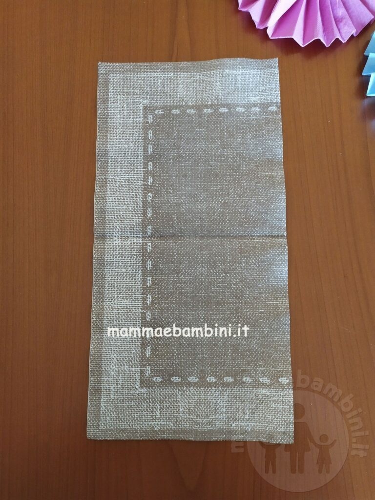 Tutorial come piegare tovaglioli a tavola 3 come piegare tovagliolo 1