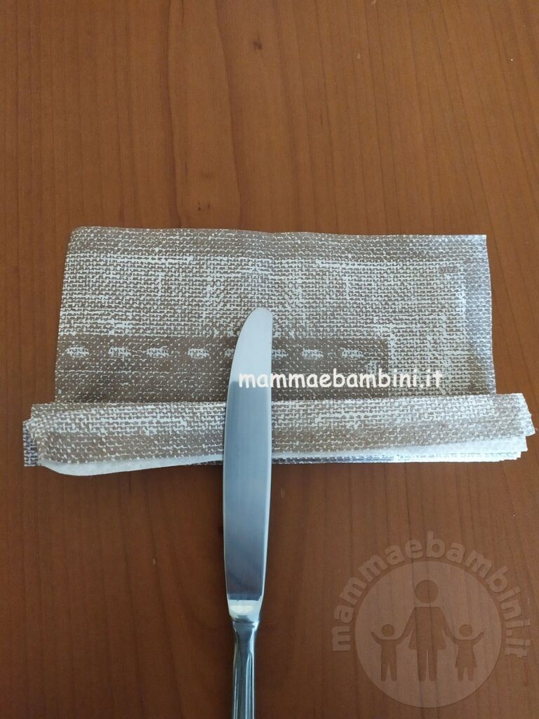 Tutorial come piegare tovaglioli a tavola 4 come piegare tovagliolo 2