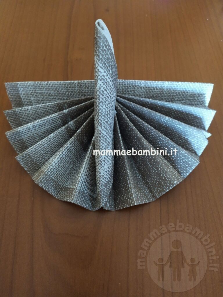 Tutorial come piegare tovaglioli a tavola 8 come piegare tovagliolo 6