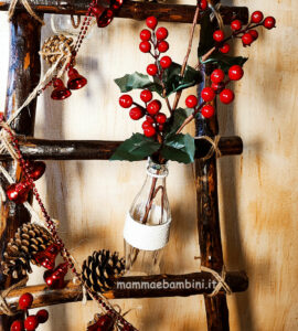 come decorare scaletta natalizia