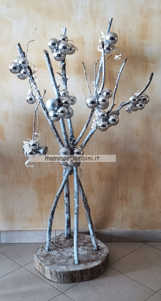 Decorazione albero con palline natalizie a grappolo 6 decorazione albero natale con rami