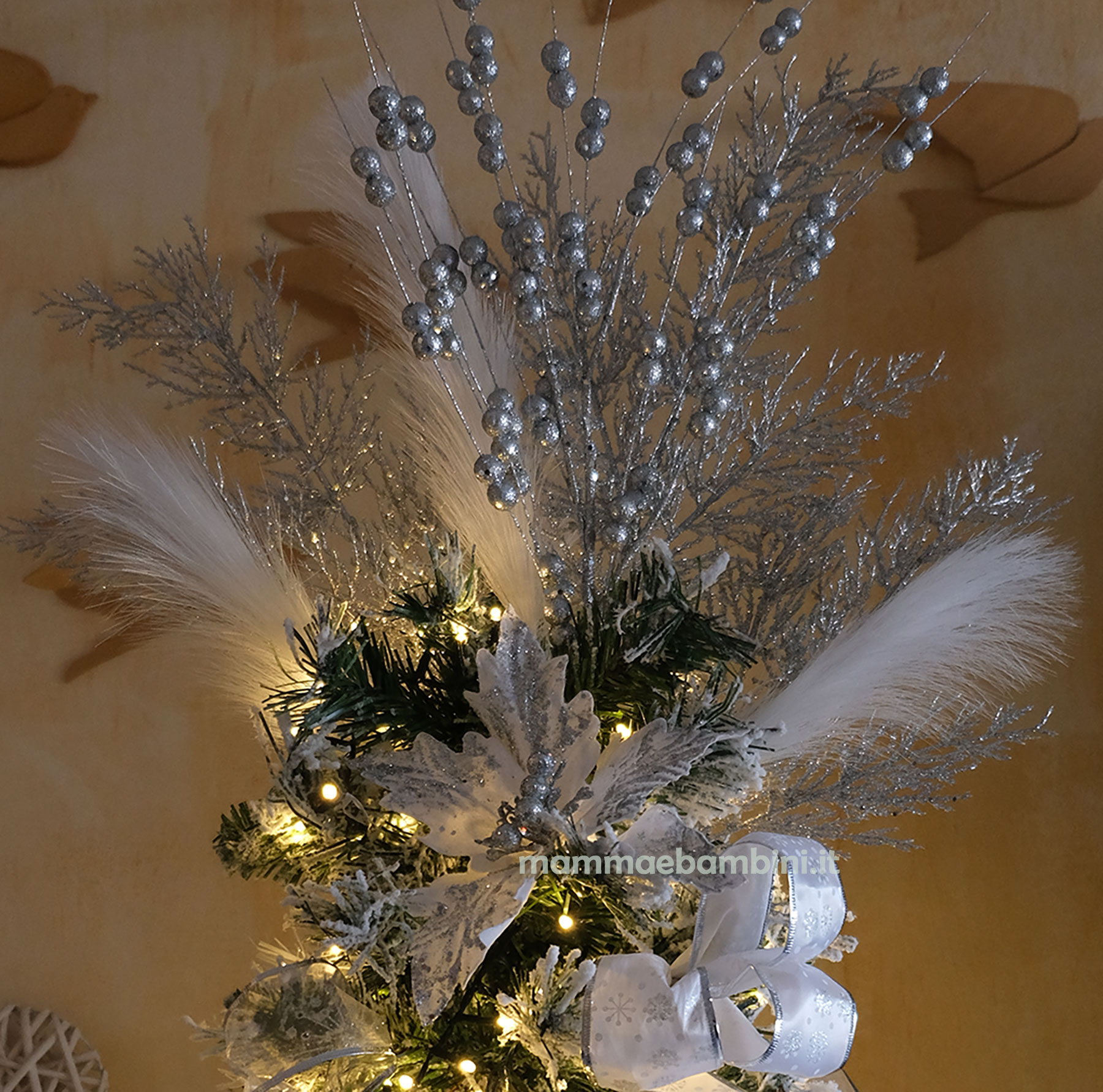 Albero Di Natale Innevato Decorato Albero Natale innevato decorato - Mamma e Bambini