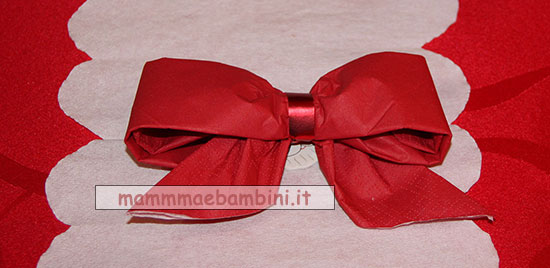 fiocco con tovagliolo rosso