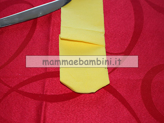 tovagliolo piegato calza befana 04