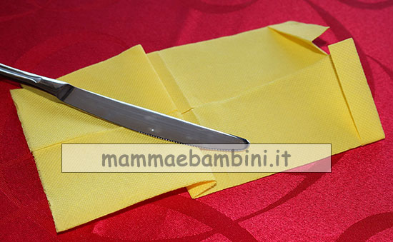 tovagliolo piegato calza befana 06